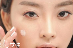 BB霜卡粉怎么辦？妝前敷面膜預(yù)防卡粉