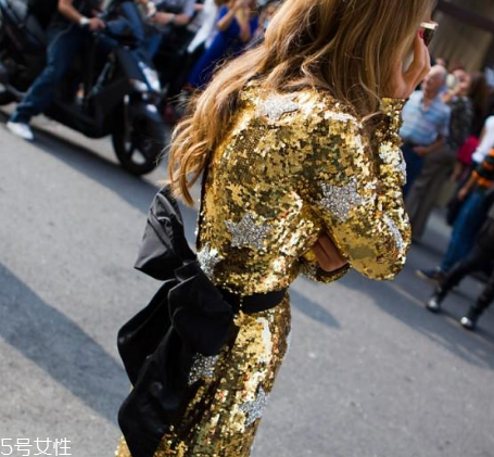 亮片衣服怎么搭配？助你成為時(shí)髦精