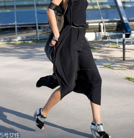 亮片衣服怎么搭配？助你成為時(shí)髦精