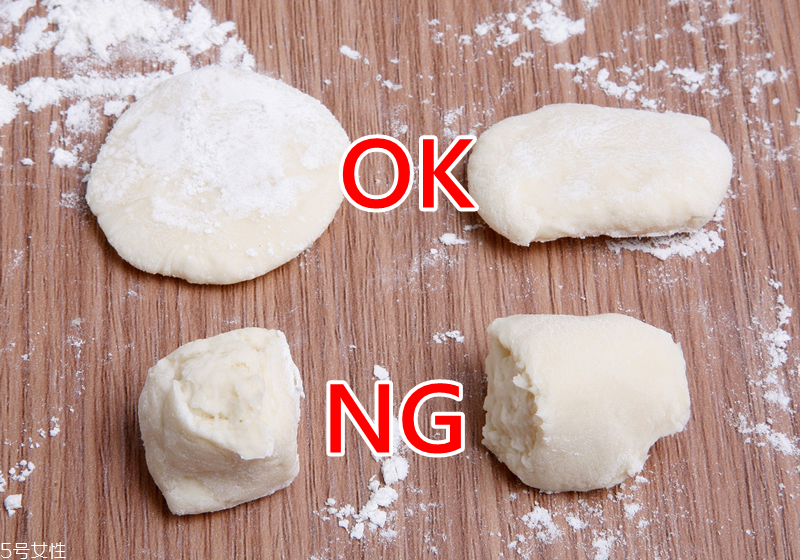 餃子皮怎么做好吃 餃子皮中間厚邊緣薄 餃子皮怎么做好吃 餃子皮中間厚邊緣薄