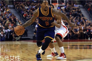 運(yùn)動(dòng)鞋放久了會(huì)壞嗎？運(yùn)動(dòng)鞋長(zhǎng)期不穿也會(huì)壞