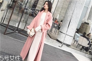 粉色外套怎么搭配？粉嫩少女系穿搭