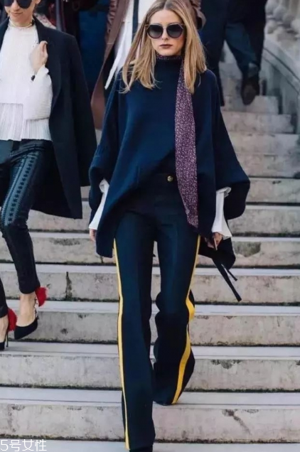 闊腿褲搭配什么毛衣？這個(gè)春天這樣穿