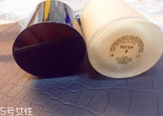 阿瑪尼粉底液脫妝嗎？4小時(shí)后要補(bǔ)妝