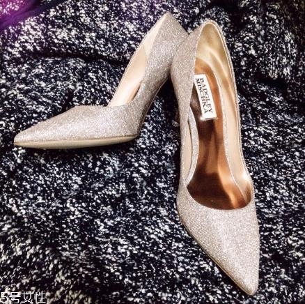 badgley mischka鞋子多少錢？比jc、rv價格美麗多了