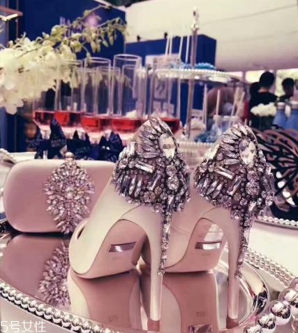 badgley mischka鞋子多少錢？比jc、rv價格美麗多了