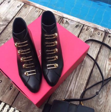 stella luna鞋子價(jià)格 秒殺紅毯的美腿利器 stella luna鞋子價(jià)格 秒殺紅毯的美腿利器