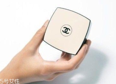 dior迪奧和ysl圣羅蘭粉餅?zāi)膫€(gè)好 dior迪奧和ysl圣羅蘭粉餅?zāi)膫€(gè)好