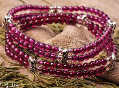石榴石手鏈一般多少錢？品相越好價(jià)格越高