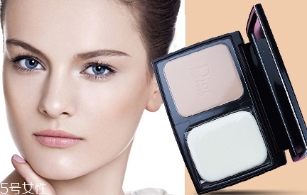 dior迪奧和阿瑪尼粉餅?zāi)膫€(gè)好？