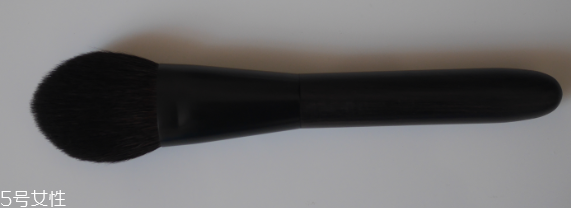 散粉刷什么毛的材質(zhì)好 散粉刷這樣蘸取散粉 散粉刷什么毛的材質(zhì)好 散粉刷這樣蘸取散粉