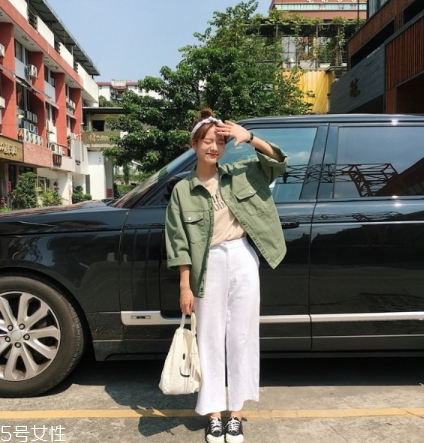 牛仔上衣配什么褲子好看？這個(gè)春天酷到爆