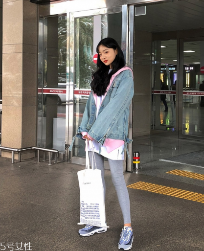 牛仔上衣配什么鞋子？輕松凹出街拍潮范