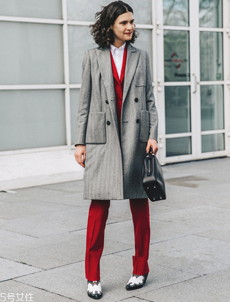 女生怎么穿衣服有氣質(zhì)？這三件單品必不可少