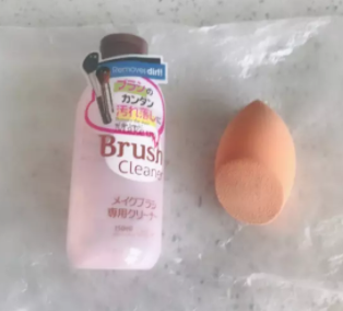 美妝蛋能用洗面奶洗嗎？洗面奶洗不掉彩妝