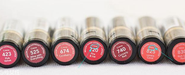 露華濃黑管口紅怎么樣？4種質(zhì)地全試色