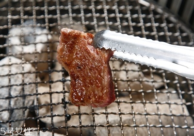 自己烤肉怎么烤好吃又不燒焦 自己烤肉怎么烤好吃又不燒焦