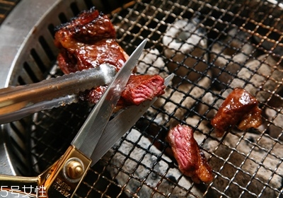 自己烤肉怎么烤好吃又不燒焦 自己烤肉怎么烤好吃又不燒焦