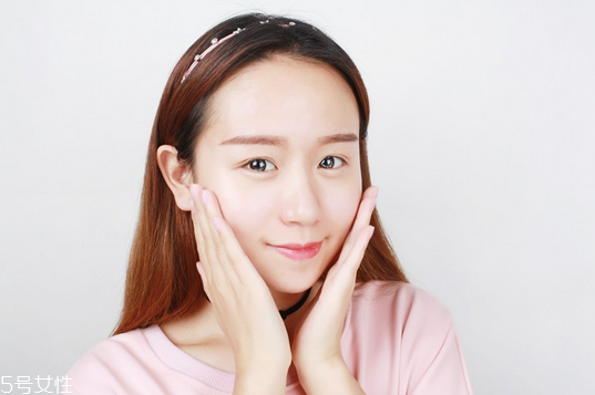 化妝水的正確用法 化妝水濕敷效果更佳 化妝水的正確用法 化妝水濕敷效果更佳