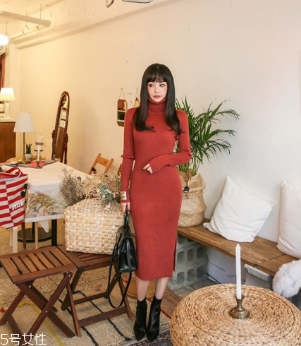 紅色針織連衣裙怎么搭配？氣質(zhì)女神就是你