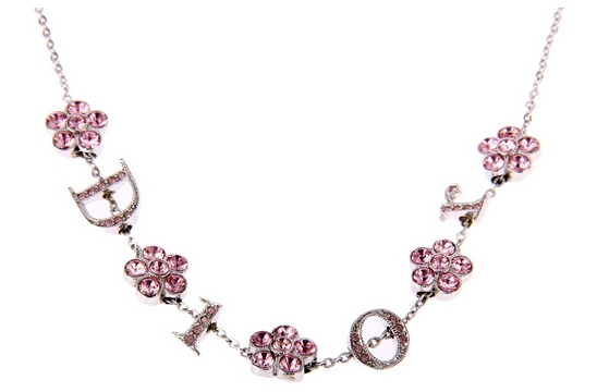 dior迪奧項(xiàng)鏈?zhǔn)鞘裁床馁|(zhì)？