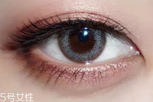 棕色眼影怎么畫好看？作為最后的暈染色