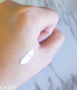 黛珂白檀防曬乳和黛珂ag防曬乳哪個好 黛珂白檀防曬乳和黛珂ag防曬乳哪個好