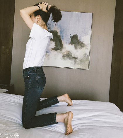 牛仔褲太長(zhǎng)怎么剪好看？褲子太長(zhǎng)別擔(dān)心