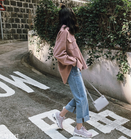 牛仔褲太寬松怎么改小？牛仔褲穿松了這樣處理