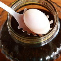 皮蛋和咸鴨蛋的區(qū)別 在家腌制好簡單 皮蛋和咸鴨蛋的區(qū)別 在家腌制好簡單
