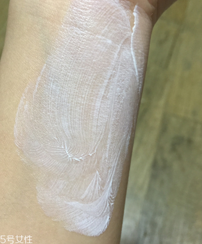 碧柔和悅詩(shī)風(fēng)吟防曬哪個(gè)好 平價(jià)水潤(rùn)防曬 碧柔和悅詩(shī)風(fēng)吟防曬哪個(gè)好 平價(jià)水潤(rùn)防曬