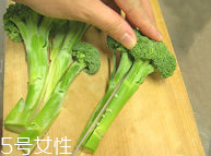 花椰菜怎么切？把整莖切掉最好炒