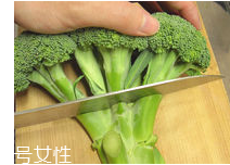 花椰菜怎么切？把整莖切掉最好炒