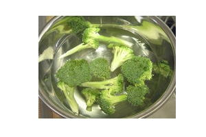 花椰菜怎么切？把整莖切掉最好炒