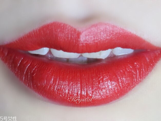 迪奧999口紅啞光好看還是亮紅 迪奧999啞光和滋潤對比區(qū)別 迪奧999口紅啞光好看還是亮紅 迪奧999啞光和滋潤對比區(qū)別