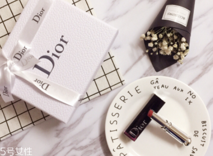 迪奧口紅999適合日常素顏嗎 人手必備的一支口紅 迪奧口紅999適合日常素顏嗎 人手必備的一支口紅
