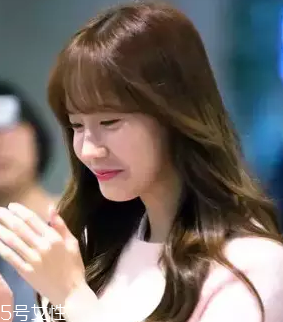 寬額頭適合什么劉海？2018額頭寬劉海圖片