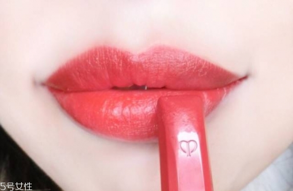 第一次買(mǎi)口紅買(mǎi)什么牌子 給你最靚麗的裝扮 第一次買(mǎi)口紅買(mǎi)什么牌子 給你最靚麗的裝扮