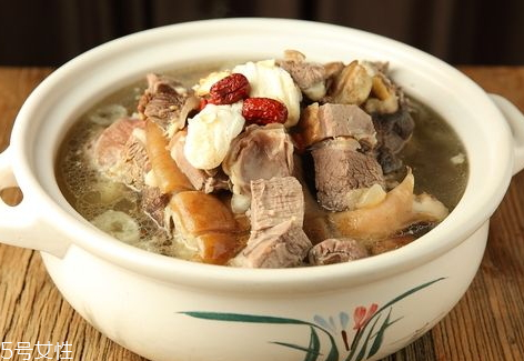 羊肉湯為什么后味發(fā)酸 煮久了發(fā)酸 羊肉湯為什么后味發(fā)酸 煮久了發(fā)酸