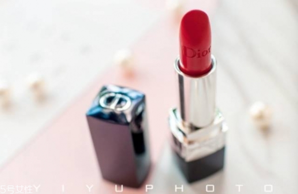 第一次買(mǎi)口紅買(mǎi)什么牌子 給你最靚麗的裝扮 第一次買(mǎi)口紅買(mǎi)什么牌子 給你最靚麗的裝扮