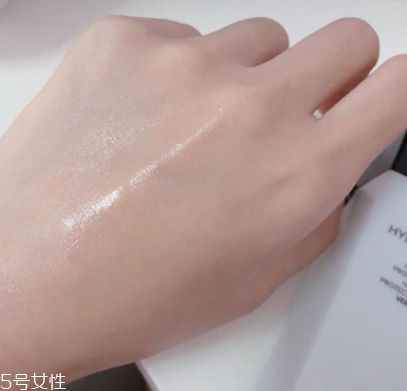 chanel山茶花保濕精華水好用嗎？補(bǔ)水底妝神器