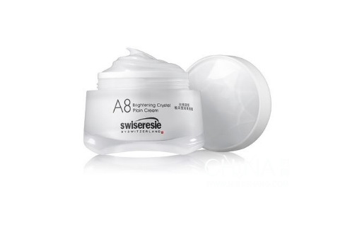 素顏霜用手拍還是涂抹 素顏霜浮粉原因 素顏霜用手拍還是涂抹 素顏霜浮粉原因