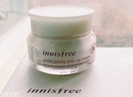 天天涂素顏霜的好處和壞處 素顏霜的選擇很重要 天天涂素顏霜的好處和壞處 素顏霜的選擇很重要