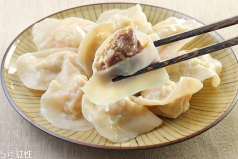 餃子皮怎么做最軟？4個小妙招讓餃子皮又軟又勁道