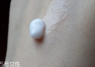 minon乳液適合油皮么？干皮和敏感肌最適合