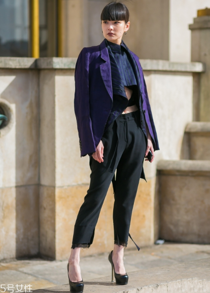 防水臺高跟鞋怎么搭配？拉長氣質(zhì)細腿