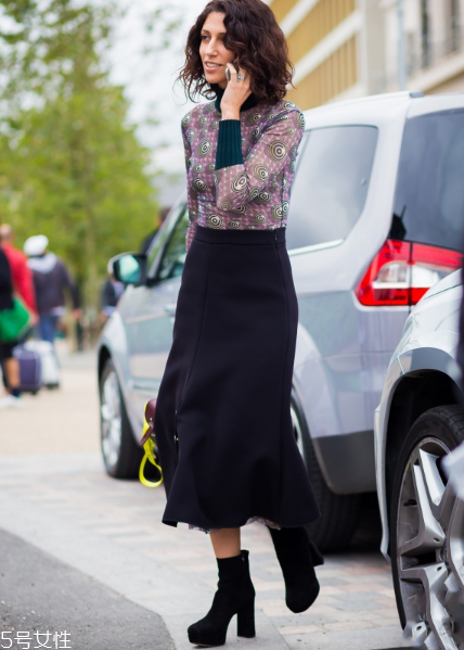 防水臺高跟鞋怎么搭配？拉長氣質(zhì)細腿