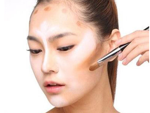 高光用在化妝的哪一步 不會(huì)化妝的妹子新手教程分享 高光用在化妝的哪一步 不會(huì)化妝的妹子新手教程分享