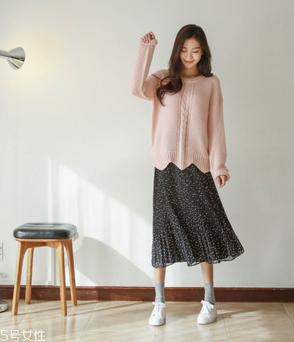 波點裙搭配什么上衣？復(fù)古混搭風(fēng)女王