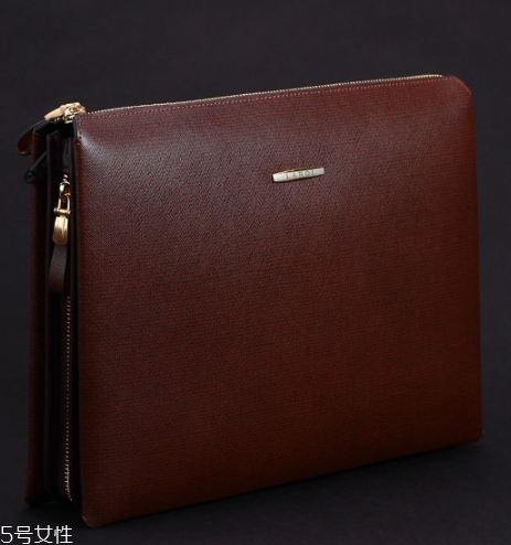 男生怎么穿顯得成熟？輕松塑造穩(wěn)重形象